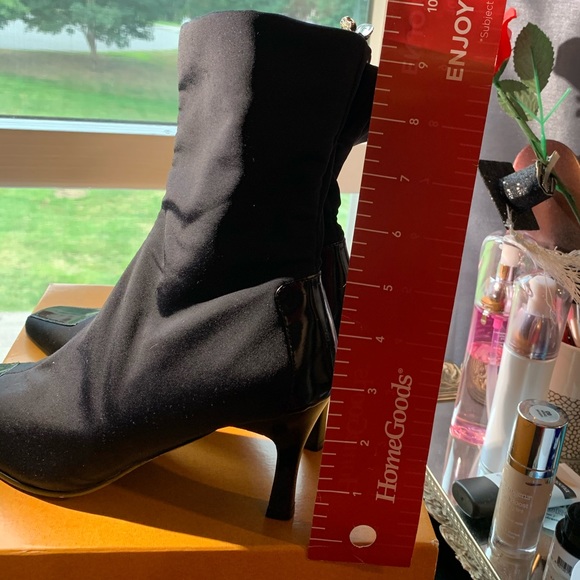 Nature Breeze Booties - Picture 8 of 11